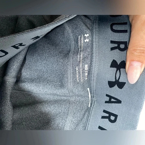 Under Armour | Grey Crop Style leggings - medium - Picture 3 of 3